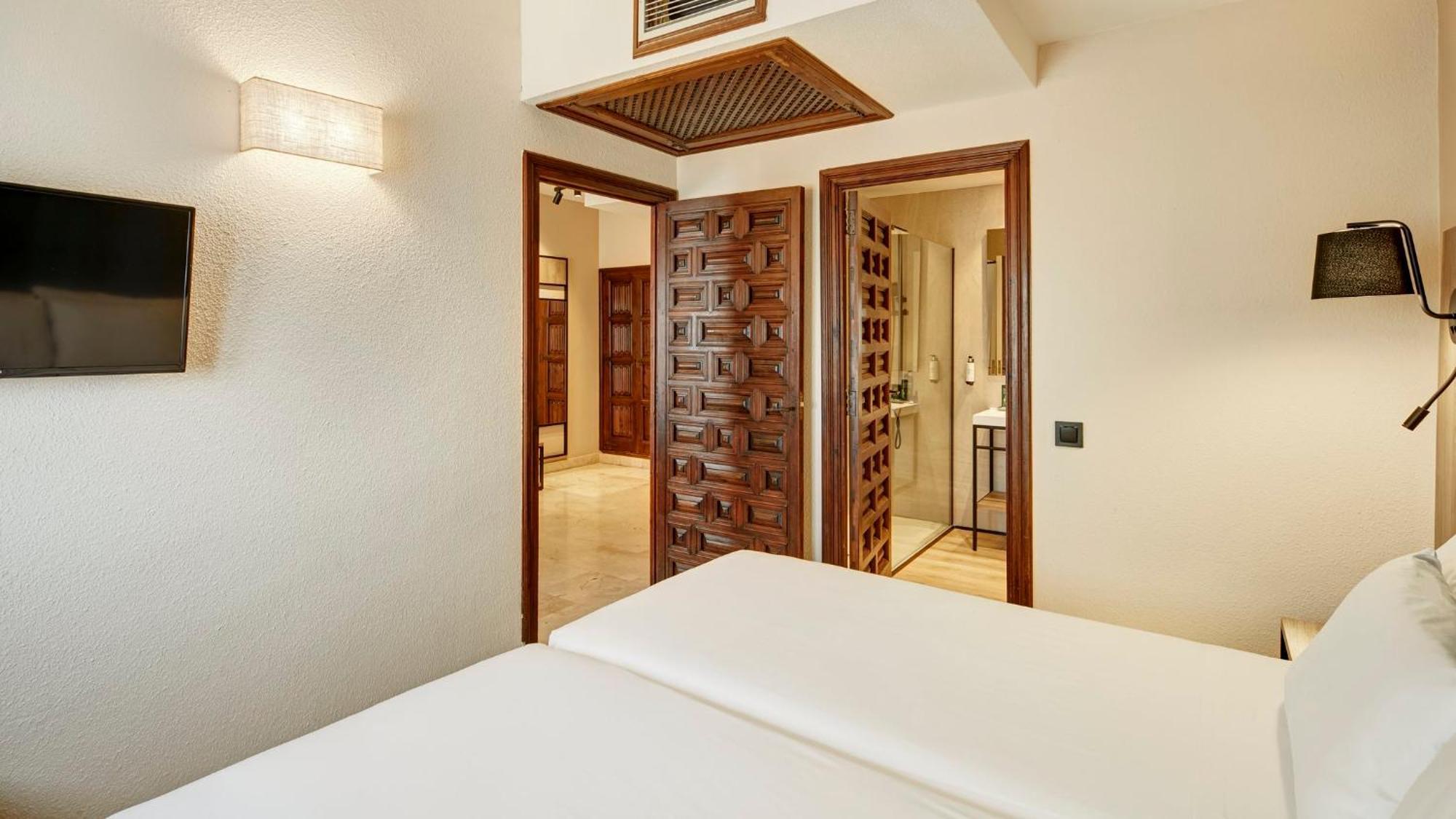 Sercotel Alfonso Vi Hotel 4*